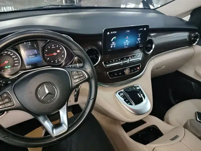Mercedes-Benz V-Class — Фото автомобиля 6