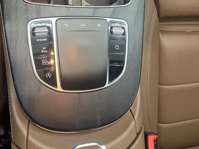 Mercedes-Benz E-Class — Фото автомобиля 14