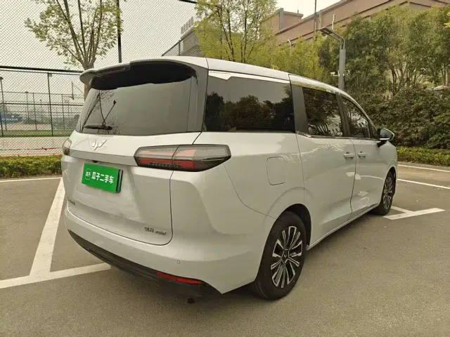 Wuling Starlight 730 — Фото автомобиля 6