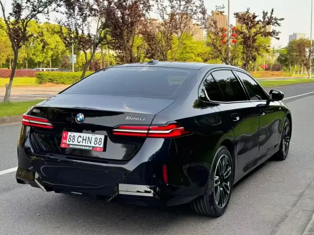 BMW 5 Series — Фото автомобиля 9