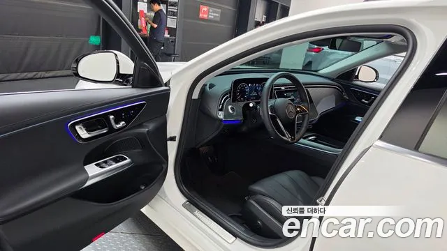 Mercedes-Benz E-Class — Фото автомобиля 8