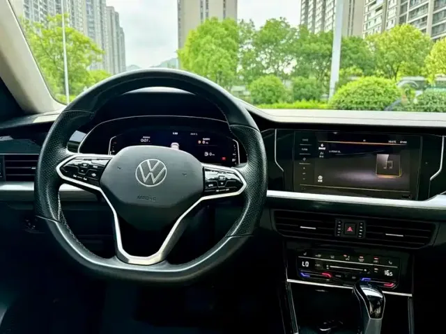 Volkswagen Passat — Фото автомобиля 8