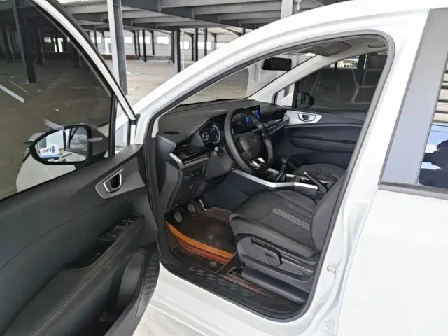 Wuling Jiachen — Фото автомобиля 15
