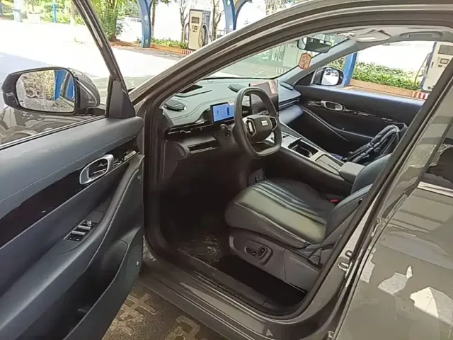 Geely Galaxy Galaxy E5 2026 610km Explorer+ Edition — Фото автомобиля 15