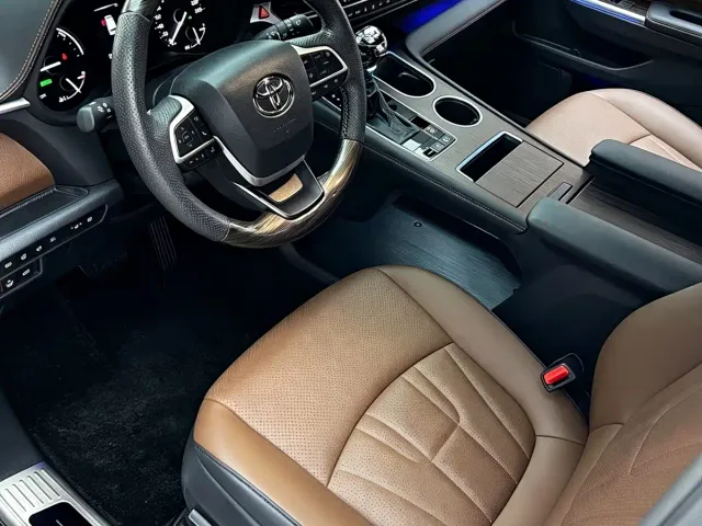 Toyota Granvia 2026 Model 2.5L Hybrid Comfort Edition — Фото автомобиля 6