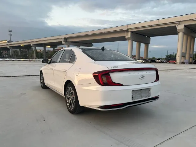 Hyundai Mistra — Фото автомобиля 22