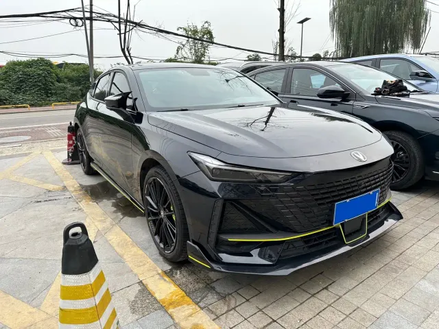 Changan UNI-V — Фото автомобиля 3