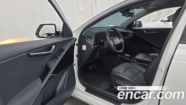 Kia Niro — Фото автомобиля 10