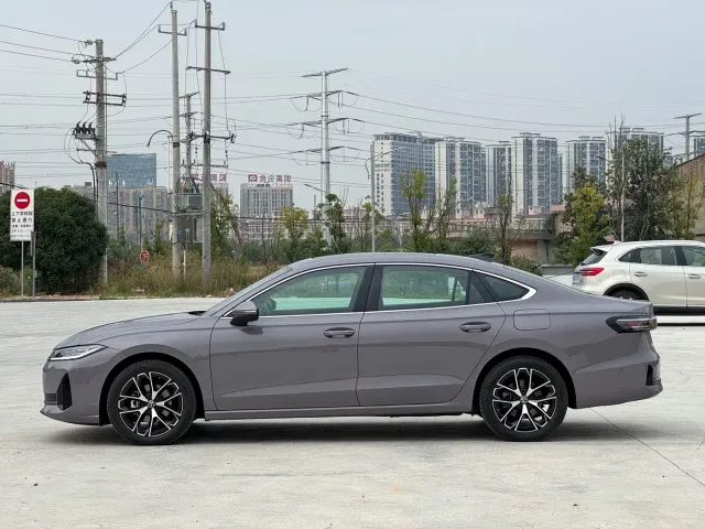 Volkswagen Passat — Фото автомобиля 8