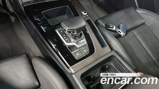 Audi Q5 40 TDI quattro Premium — Фото автомобиля 9