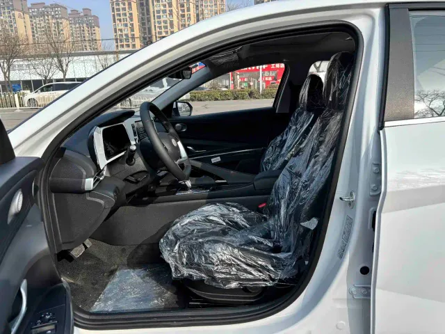 Hyundai Elantra — Фото автомобиля 6