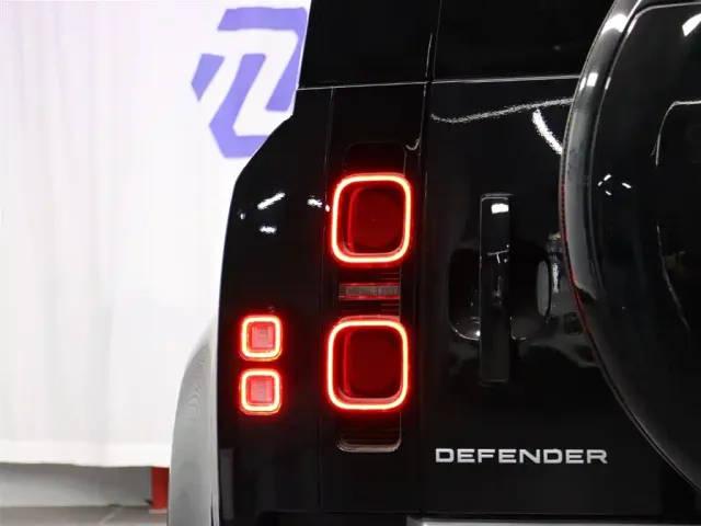 Land Rover Defender — Фото автомобиля 27