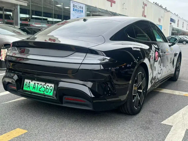 Xiaomi SU7 — Фото автомобиля 7