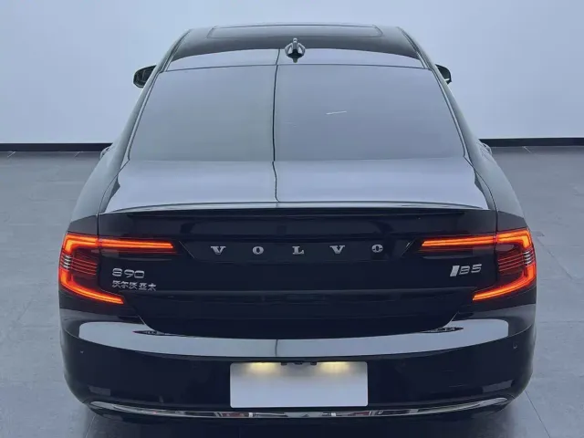 Volvo S90 — Фото автомобиля 5