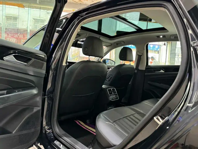 Volkswagen Passat — Фото автомобиля 15