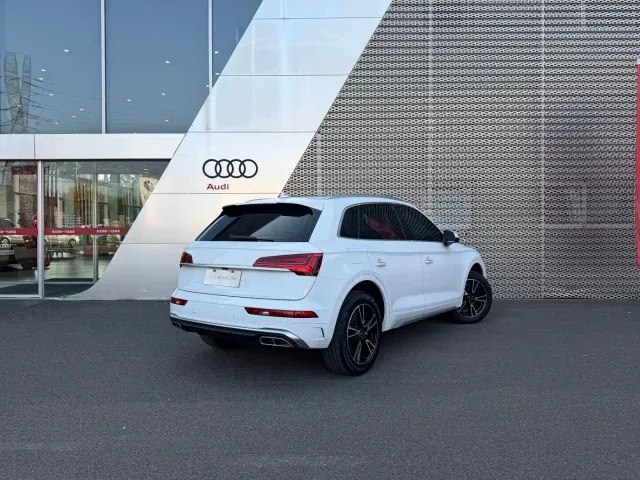 Audi Q5L — Фото автомобиля 4