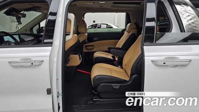 Kia Carnival 4th Gen — Фото автомобиля 18