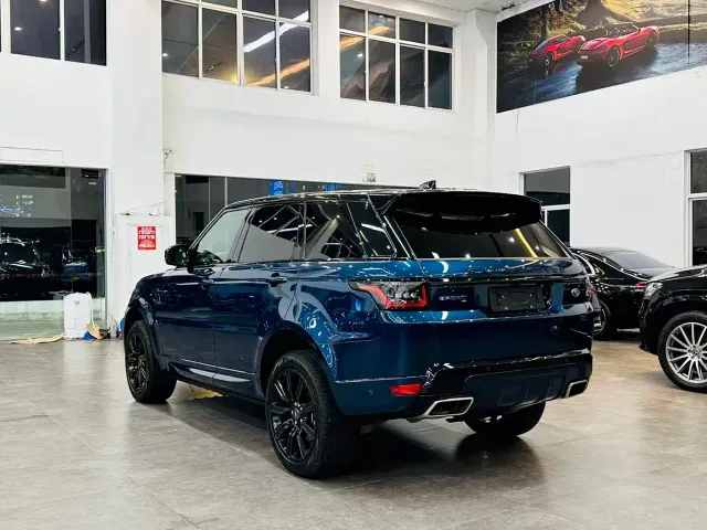 Land Rover Range Rover Sport — Фото автомобиля 4