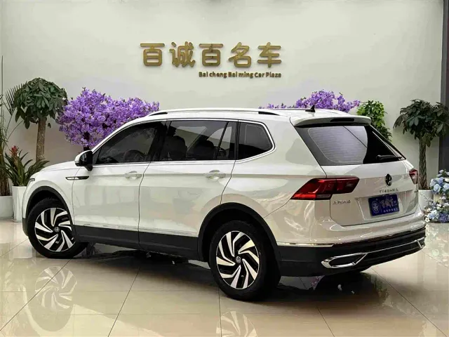 Volkswagen Tiguan L — Фото автомобиля 7