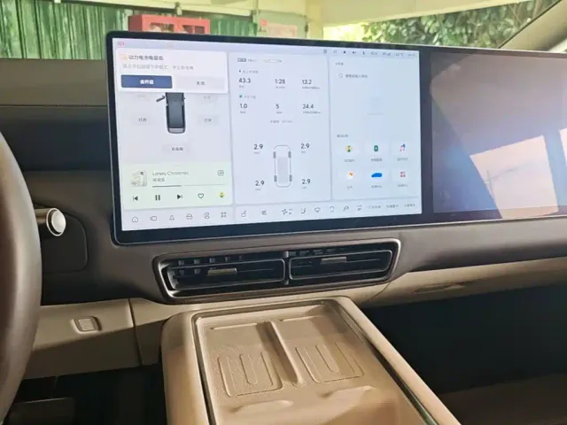 Li Auto MEGA — Фото автомобиля 12