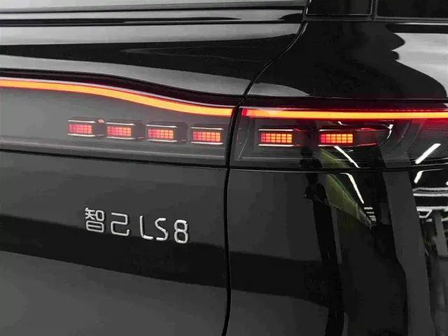 IM Motors LS8 — Фото автомобиля 19