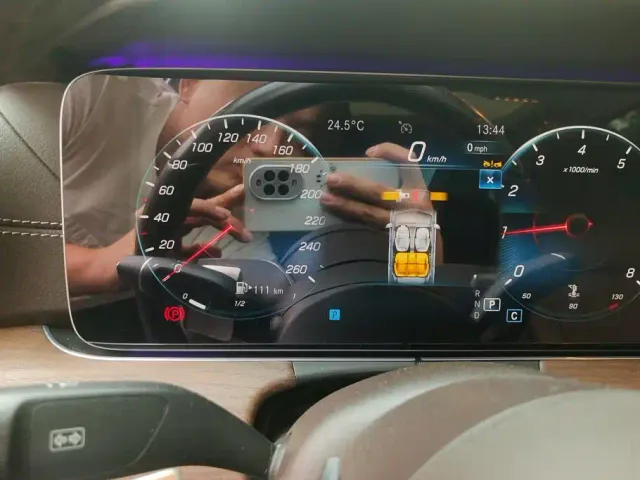 Mercedes-Benz E-Class — Фото автомобиля 14