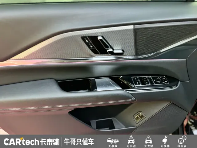 Cadillac XT5 — Фото автомобиля 8