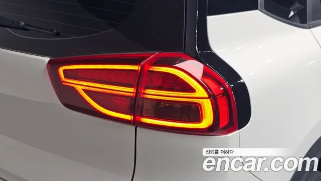 Kia Niro — Фото автомобиля 8