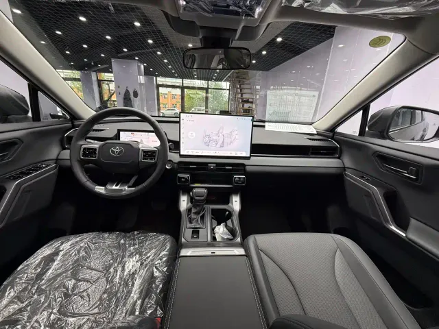 Toyota RAV4 — Фото автомобиля 21