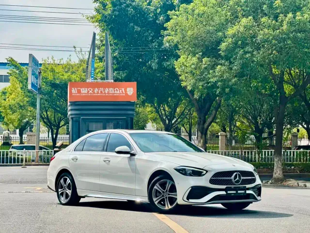 Mercedes-Benz C-Class — Фото автомобиля 3