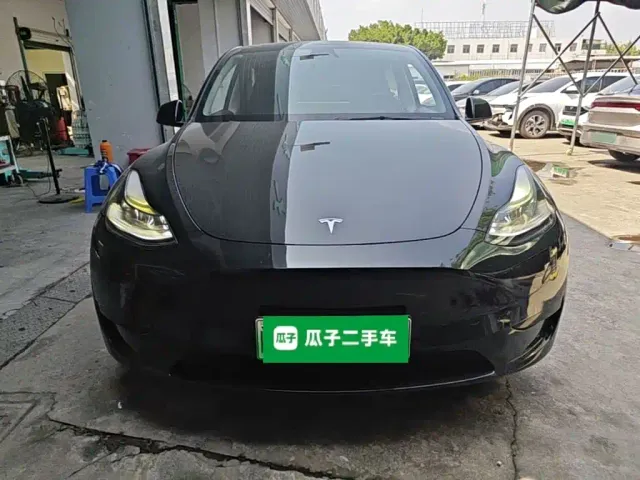Tesla Model Y — Фото автомобиля 2