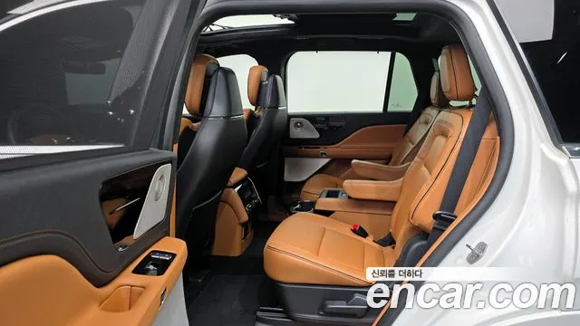 Lincoln Aviator — Фото автомобиля 20