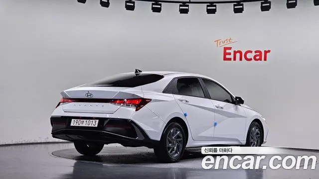 Hyundai Avante CN7 — Фото автомобиля 2