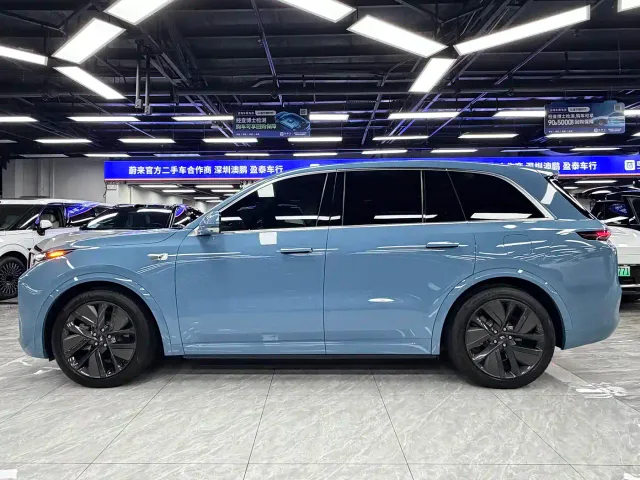 Li Auto L8 — Фото автомобиля 4