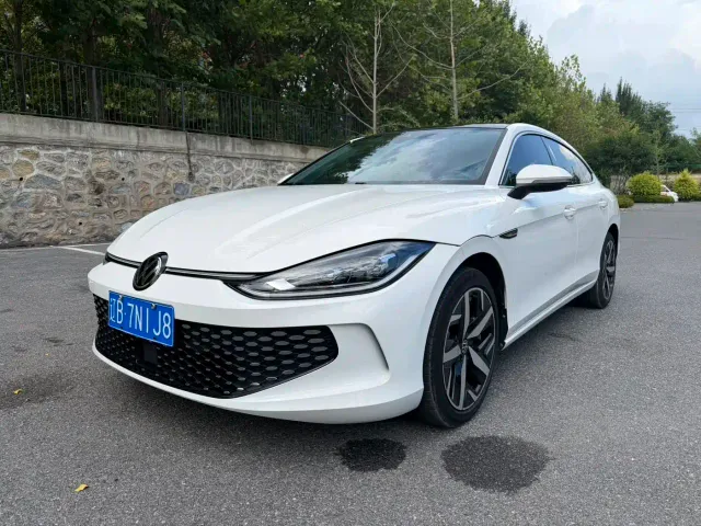 Фотография автомобиля — Volkswagen Lamando
