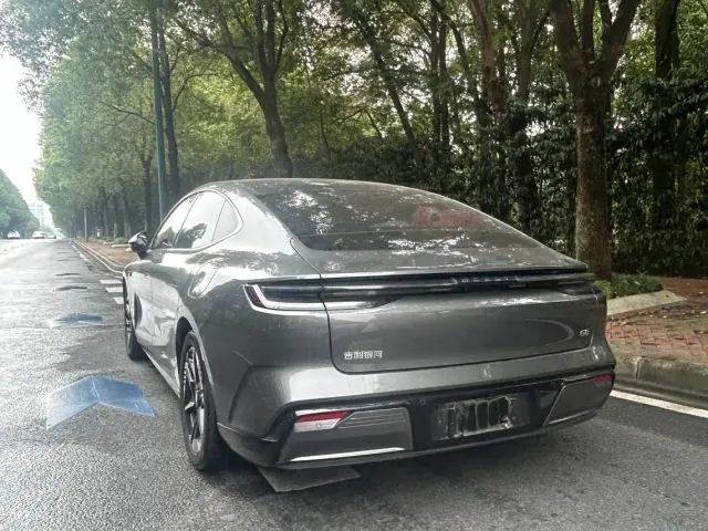 Geely Galaxy E8 — Фото автомобиля 2