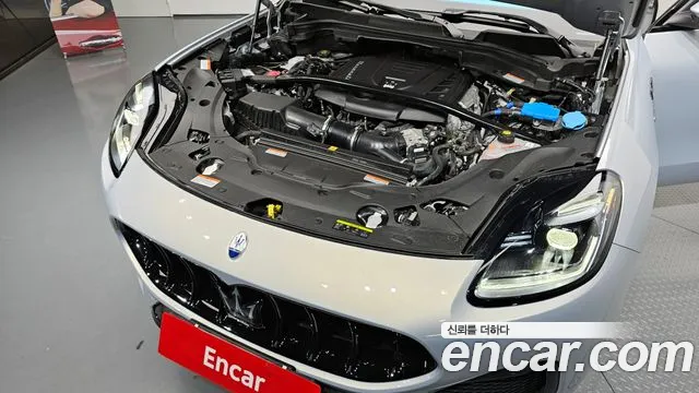 Maserati Grecale — Фото автомобиля 6