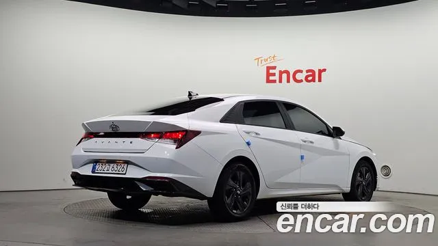Hyundai Avante CN7 — Фото автомобиля 2