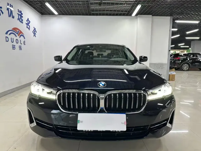 BMW 5 Series — Фото автомобиля 2
