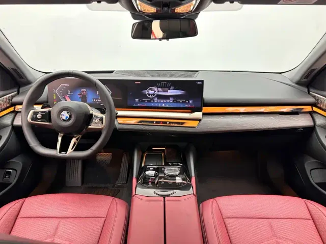 BMW 5 Series — Фото автомобиля 10