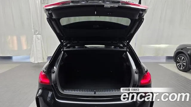 BMW 1 Series F40 — Фото автомобиля 26