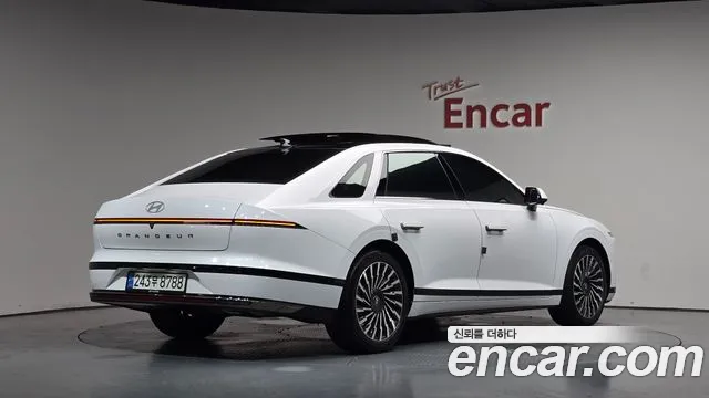 Hyundai Grandeur — Фото автомобиля 2