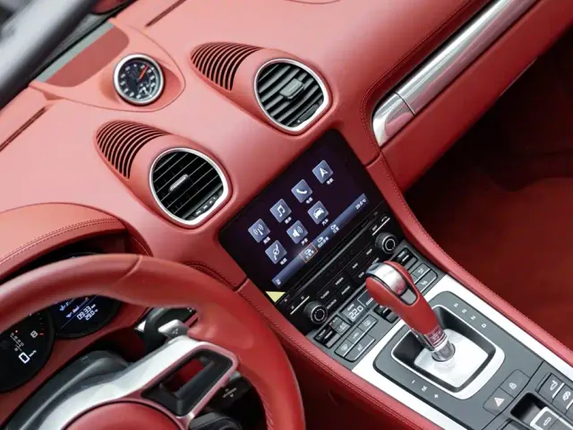 Porsche 718 — Фото автомобиля 12