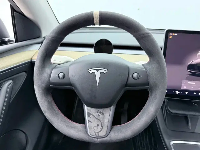 Tesla Model Y — Фото автомобиля 5