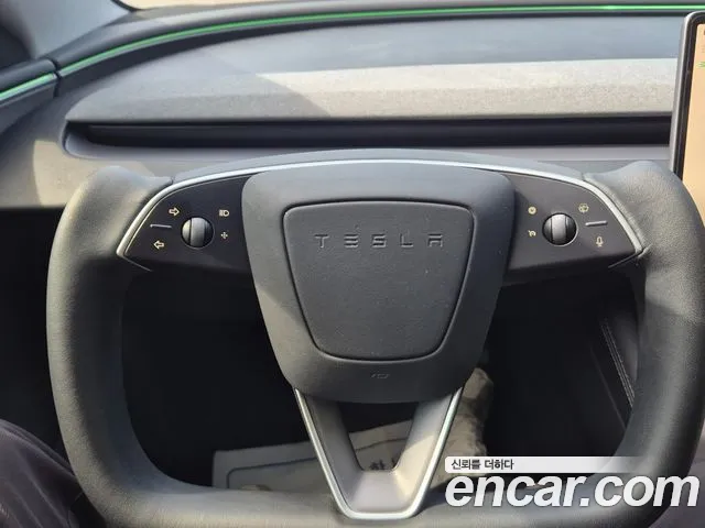 Tesla Model 3 — Фото автомобиля 9