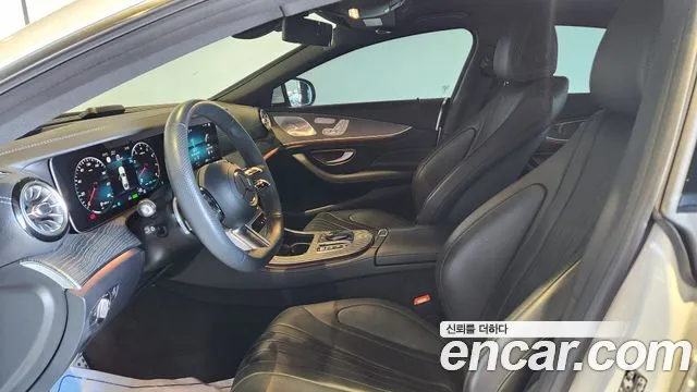Mercedes-Benz CLS-Class — Фото автомобиля 14