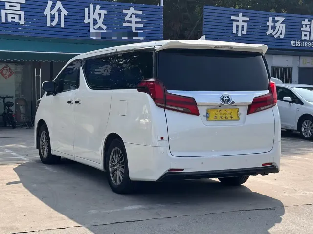 Toyota Alphard — Фото автомобиля 11