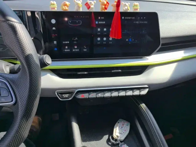 Geely Binyue — Фото автомобиля 12