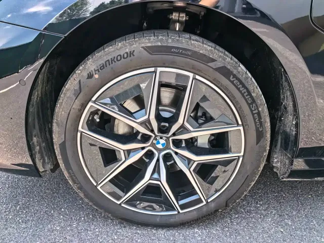 BMW i5 — Фото автомобиля 4