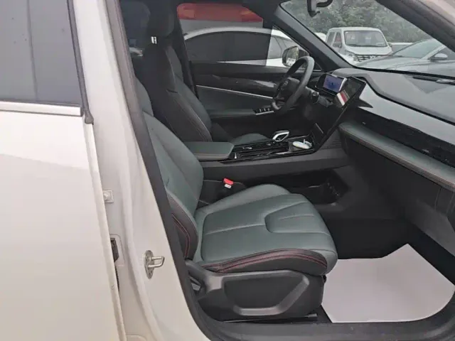 Geely Boyue — Фото автомобиля 24